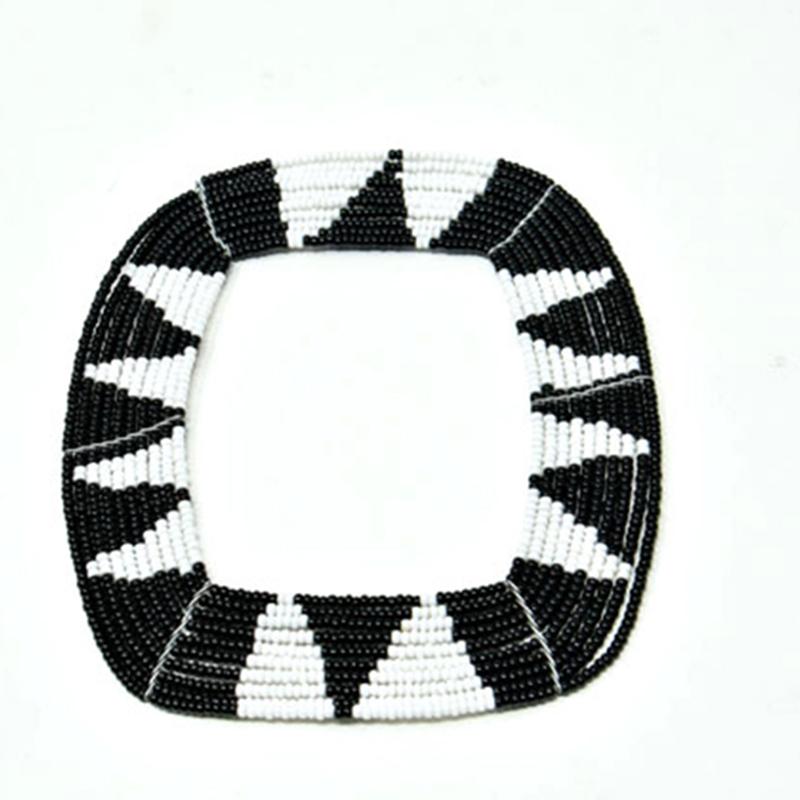 Maasai Square Beaded Bangle 01 - Black & White