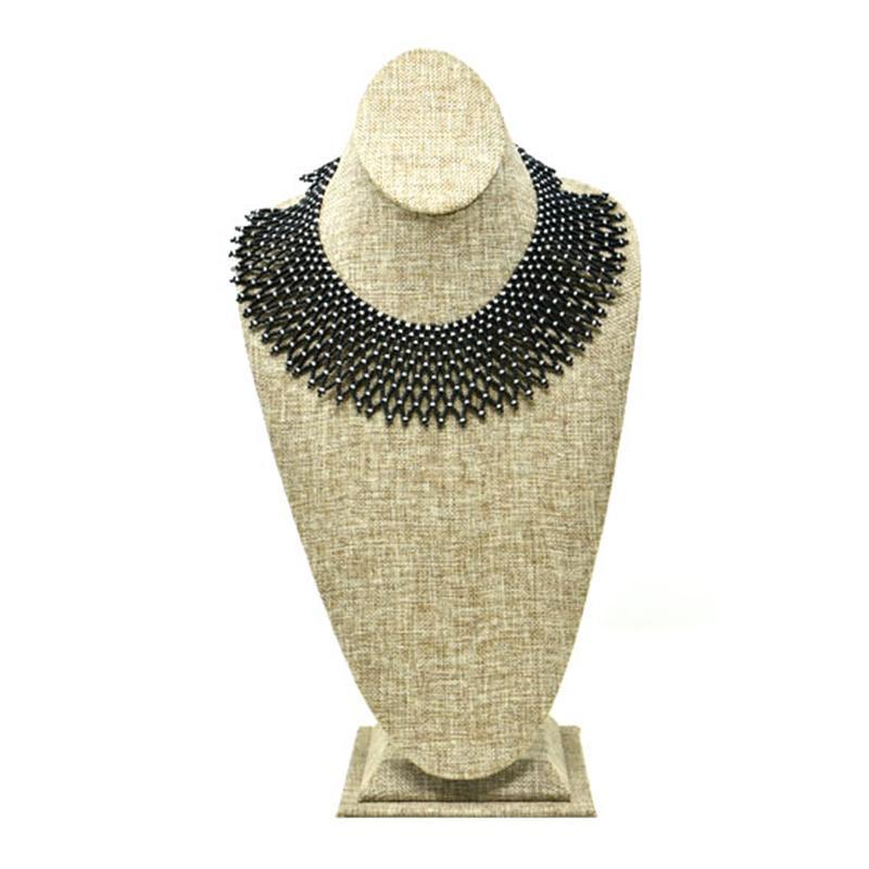 Yulita Short Beaded Collar Necklace 02